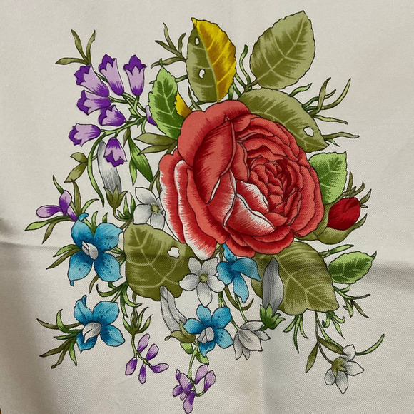 Gucci 100% Silk Floral Print Scarf - Picture 5 of 16